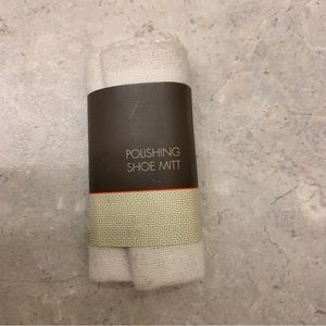 Free item: shoe mitt